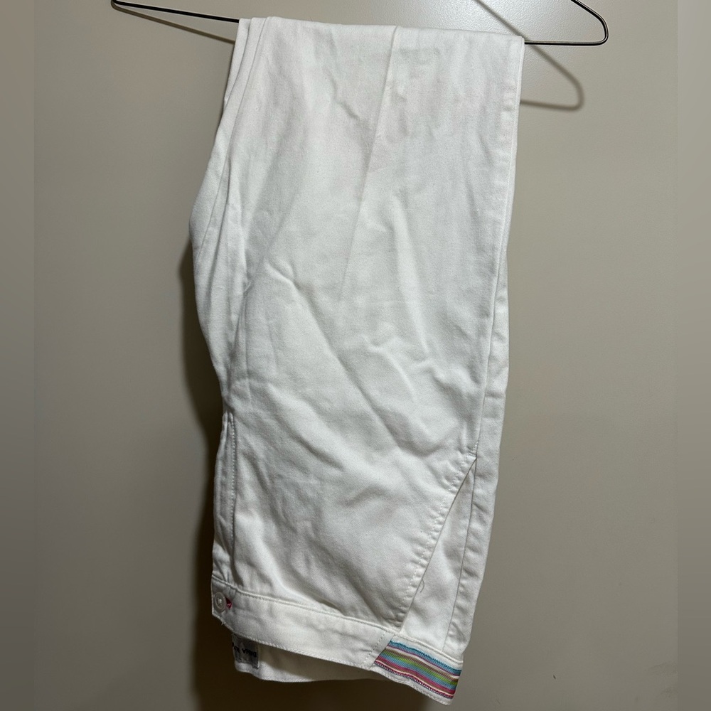 Dana Buchman White Pants with Pink Button Thread Detail